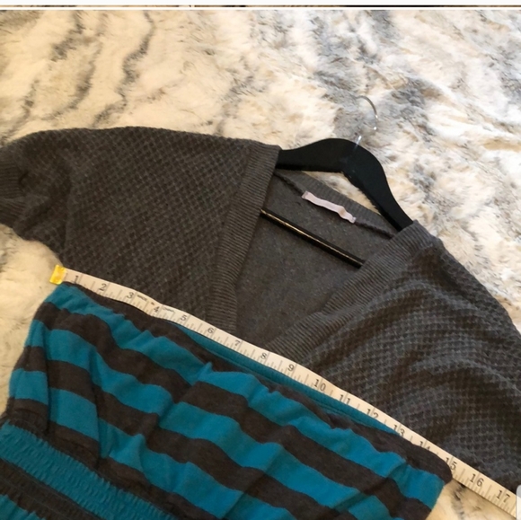 Short Black Sweater - Picture 4 of 6